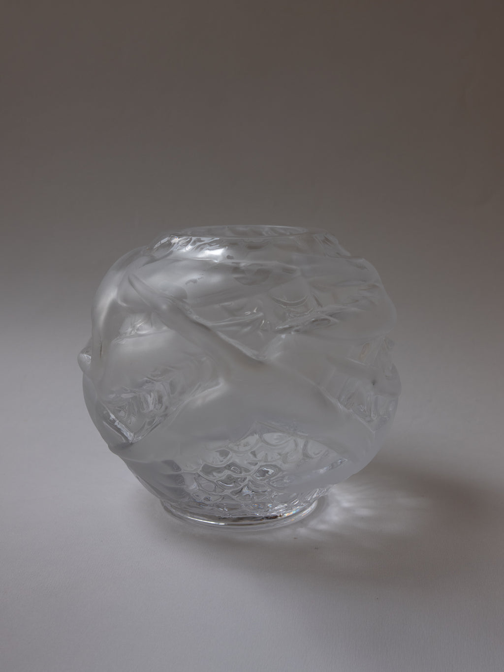 Portieux Vallerysthal "Oiseaux" Art Deco Frosted Globe Vase