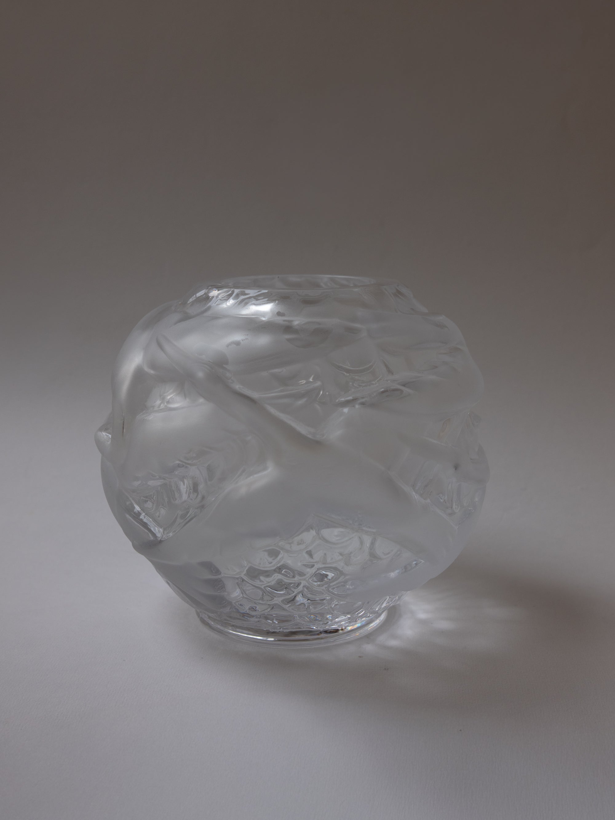 Portieux Vallerysthal "Oiseaux" Art Deco Frosted Globe Vase