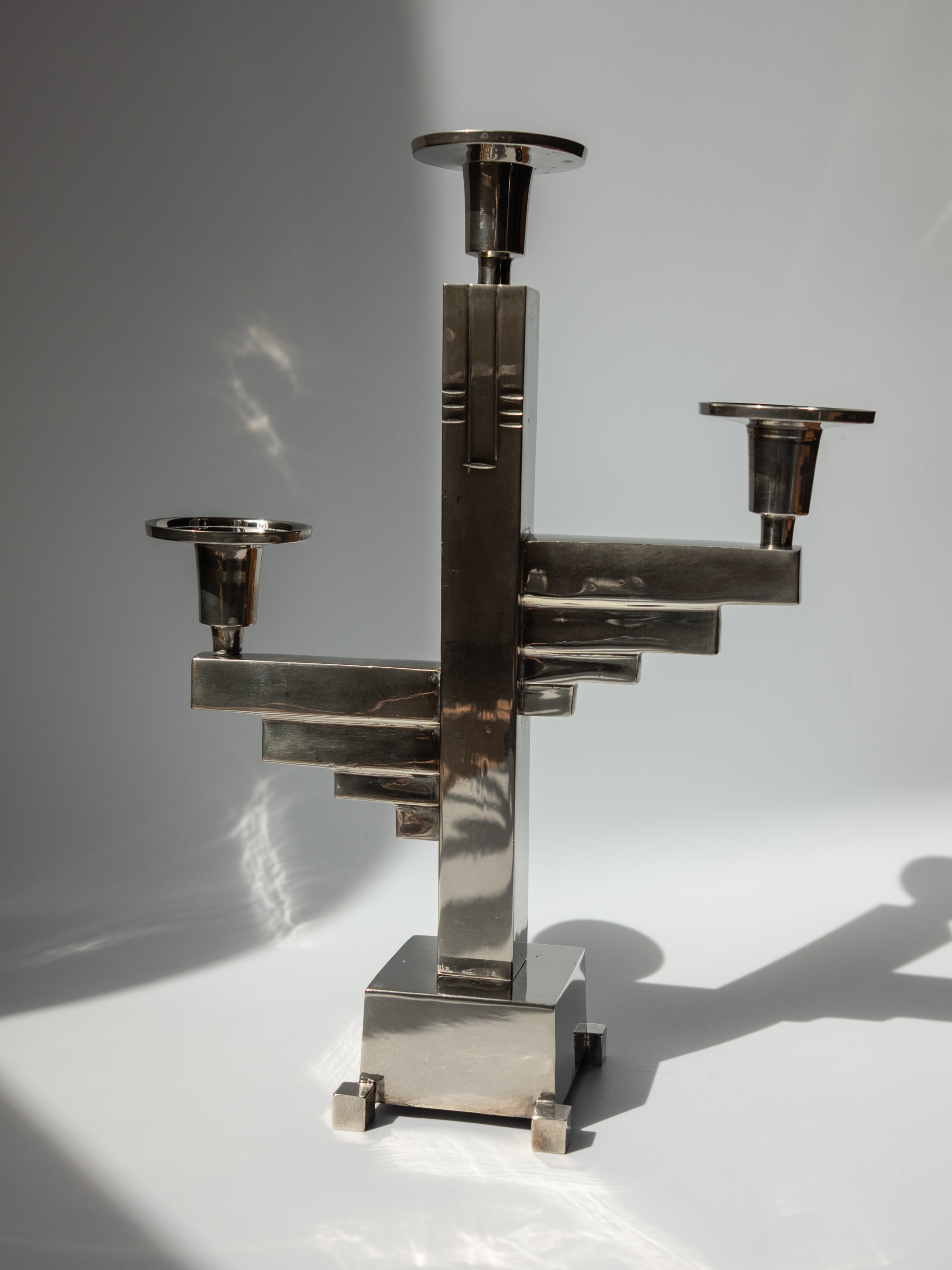 Candélabre à trois bras en métal chromé, d'inspiration Bauhaus