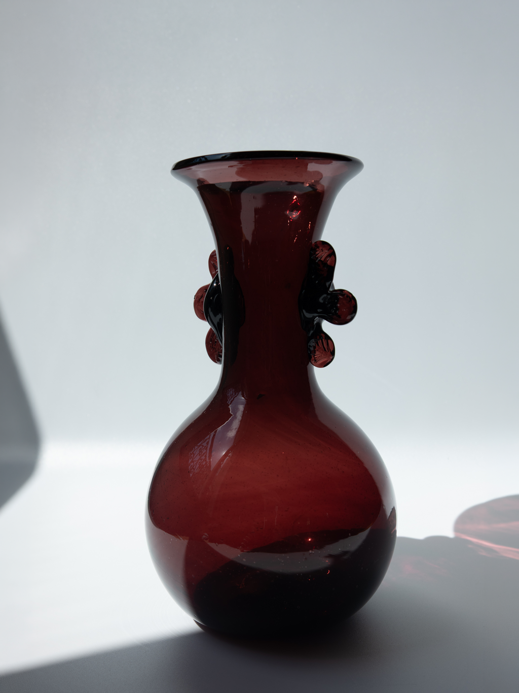 Vase en verre de Murano, ton aubergine, Italie, années 1970