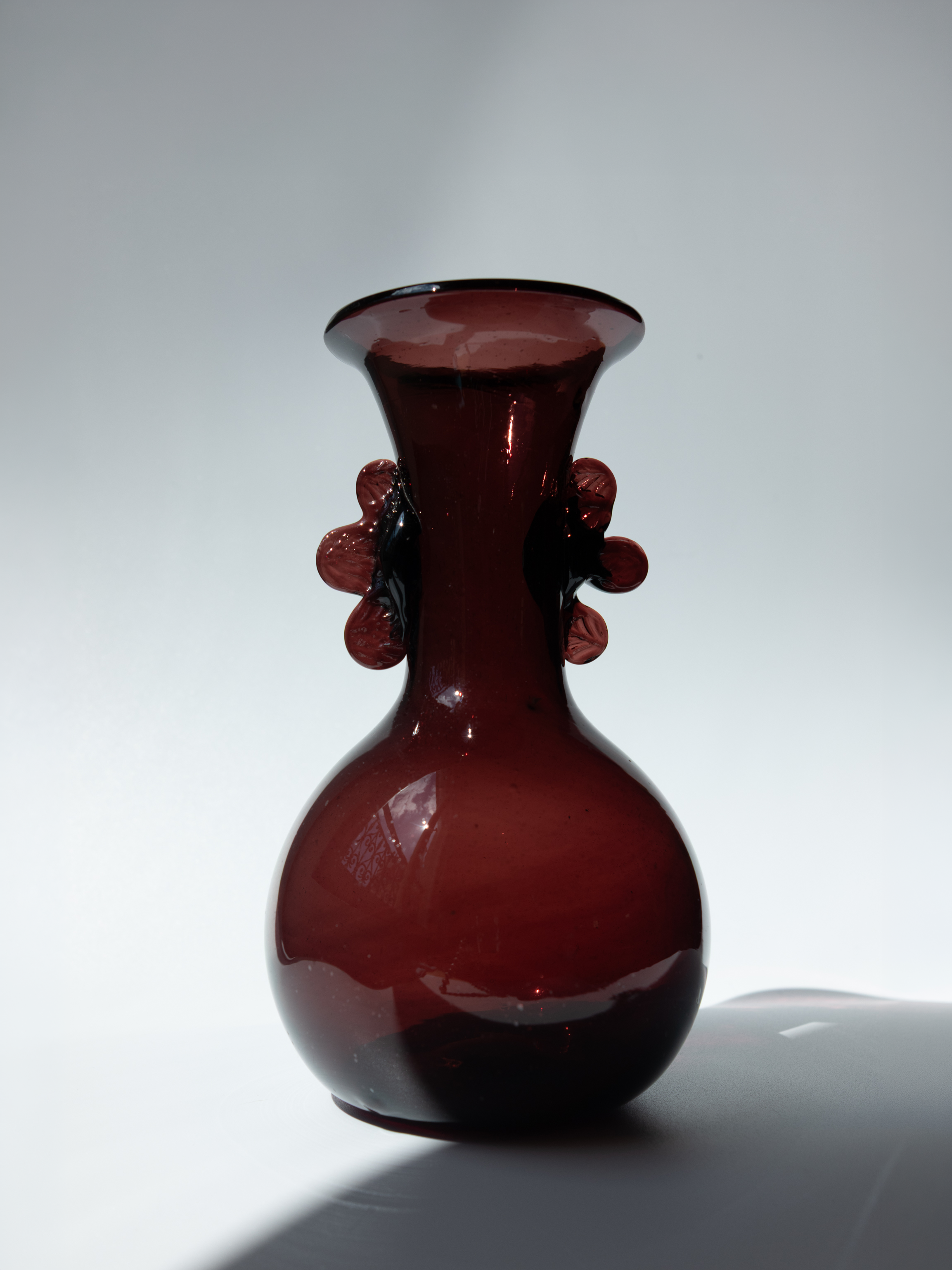 Vase en verre de Murano, ton aubergine, Italie, années 1970