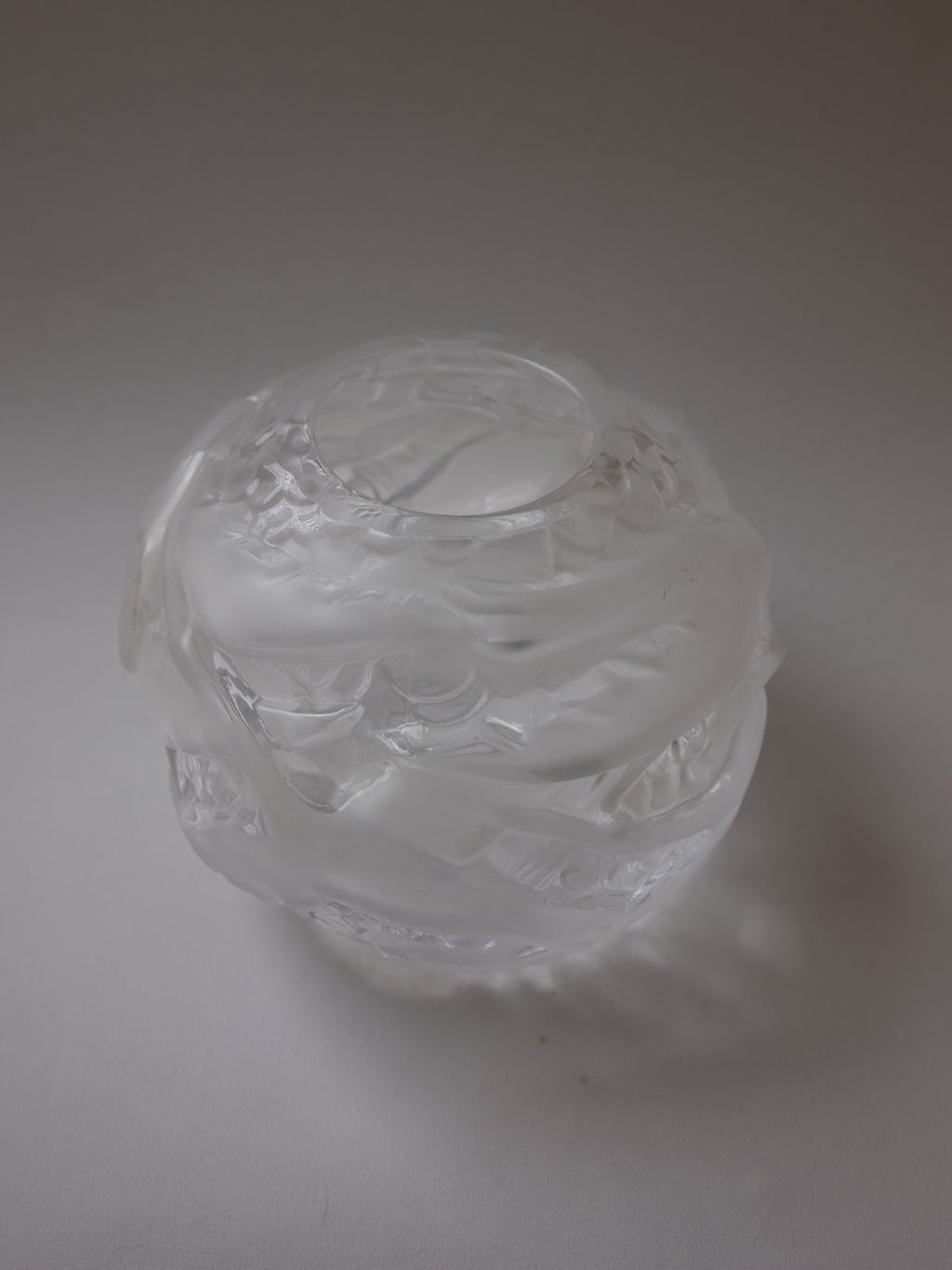 Portieux Vallerysthal "Oiseaux" Art Deco Frosted Globe Vase