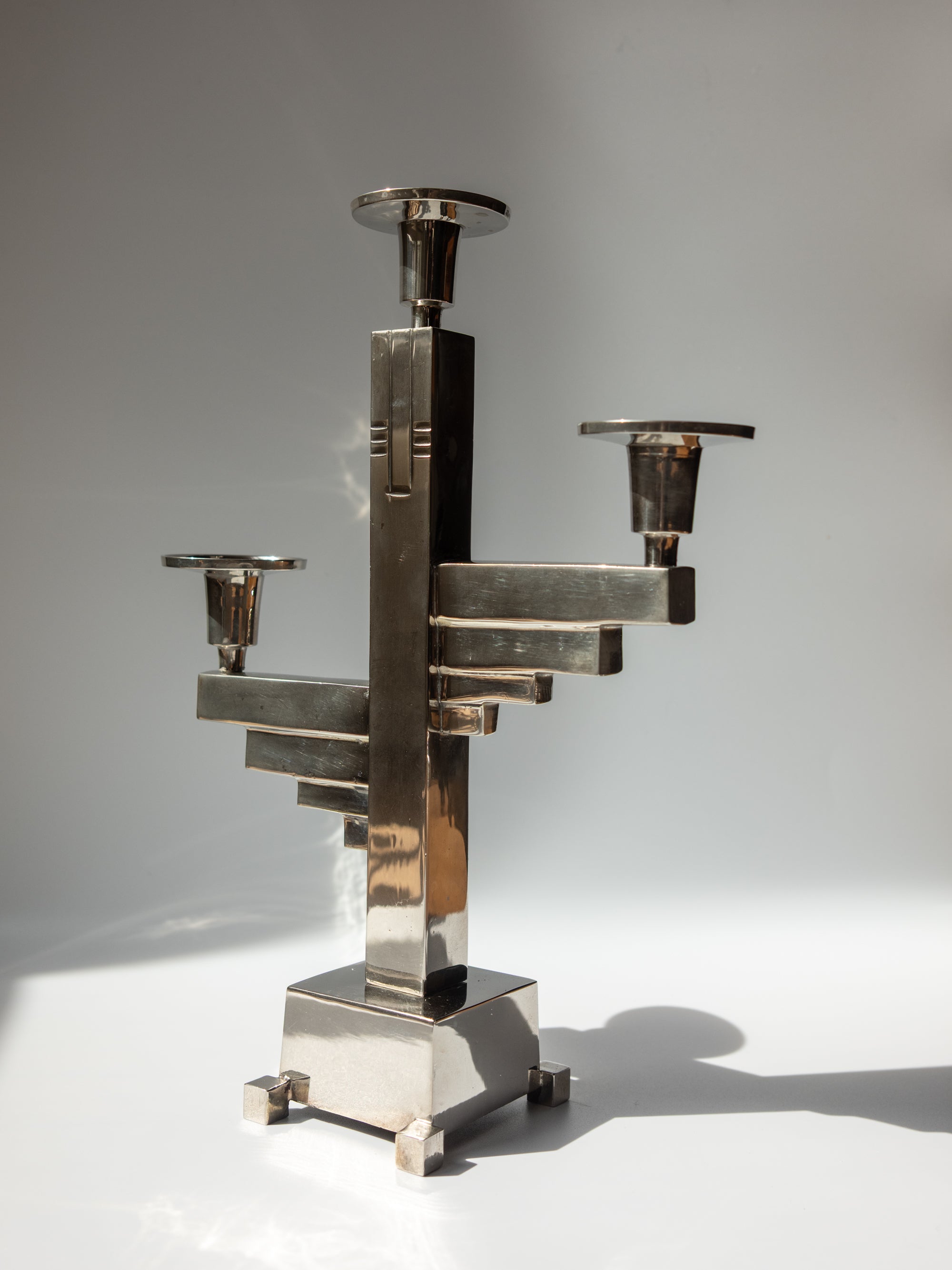 Candélabre à trois bras en métal chromé, d'inspiration Bauhaus