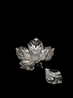 Fleur de magnolia plaquée argent