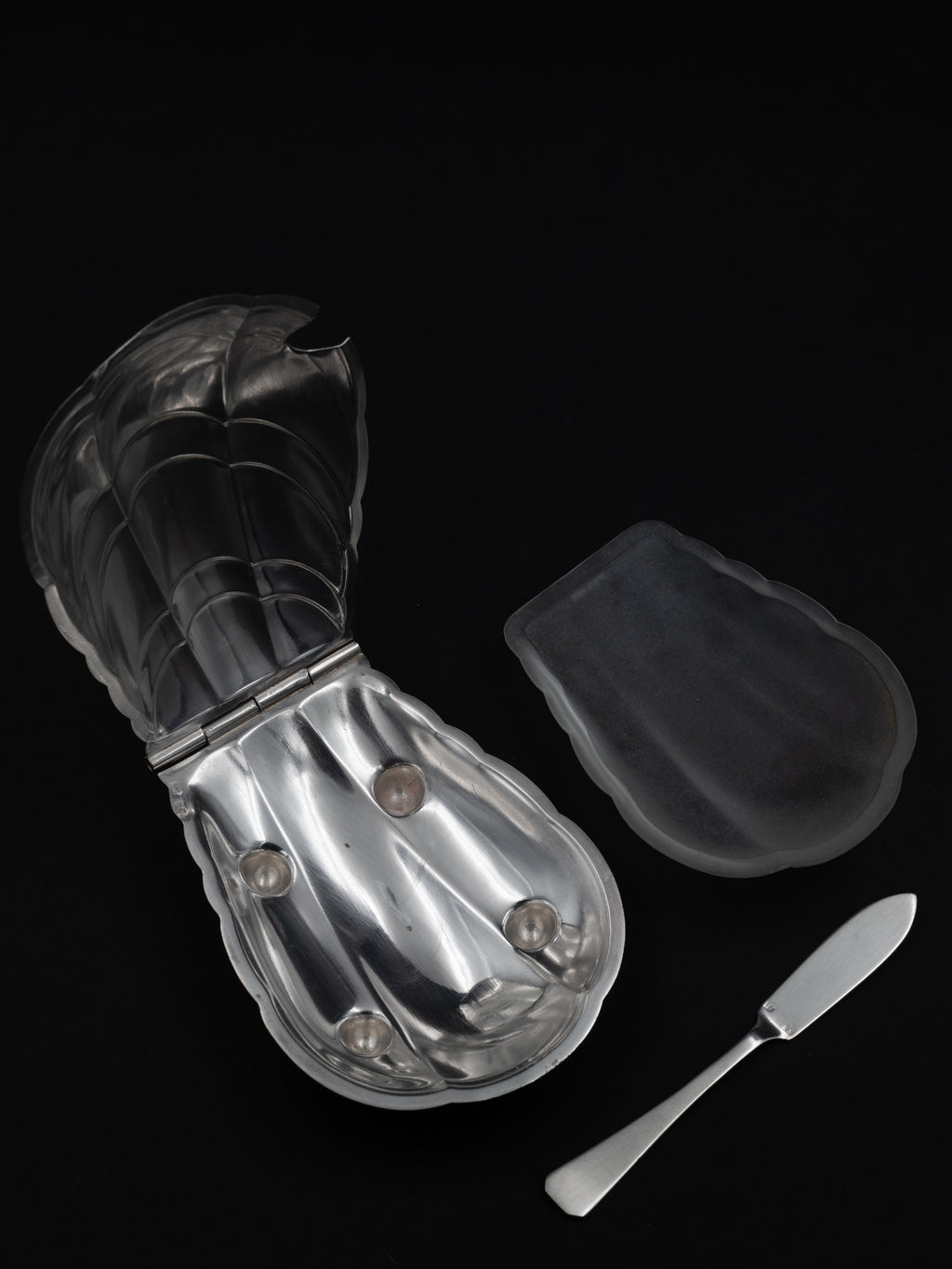 Scallop Shell Butter Dish & Knife Set